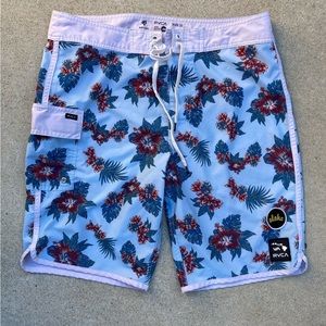 Men's RVCA Graphic Board Shorts Multicolor Floral 33 Pocket Beach Summer Insect
